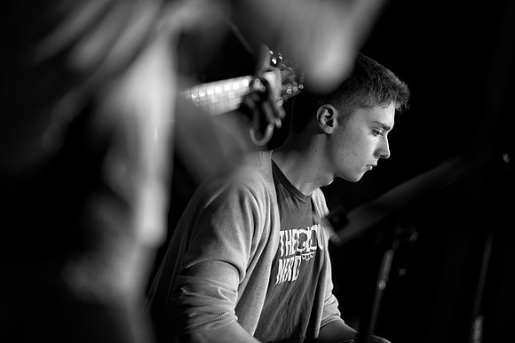 20150416-editorial-christian-band-practice-at-rivers-edge-church-0020