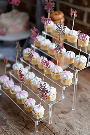 momentura-studio-montreal-wedding-photographer-hannah-onederland-birthday-anniversary-partymania-12