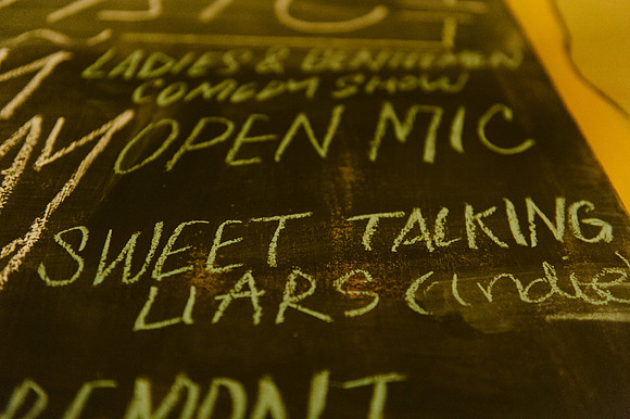 20131010-documentary-sweet-talking-liars-at-cafe-shaika-in-montreal-0007