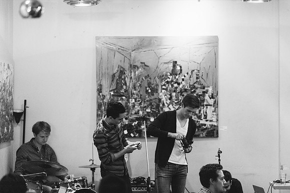 20131010-documentary-sweet-talking-liars-at-cafe-shaika-in-montreal-0012